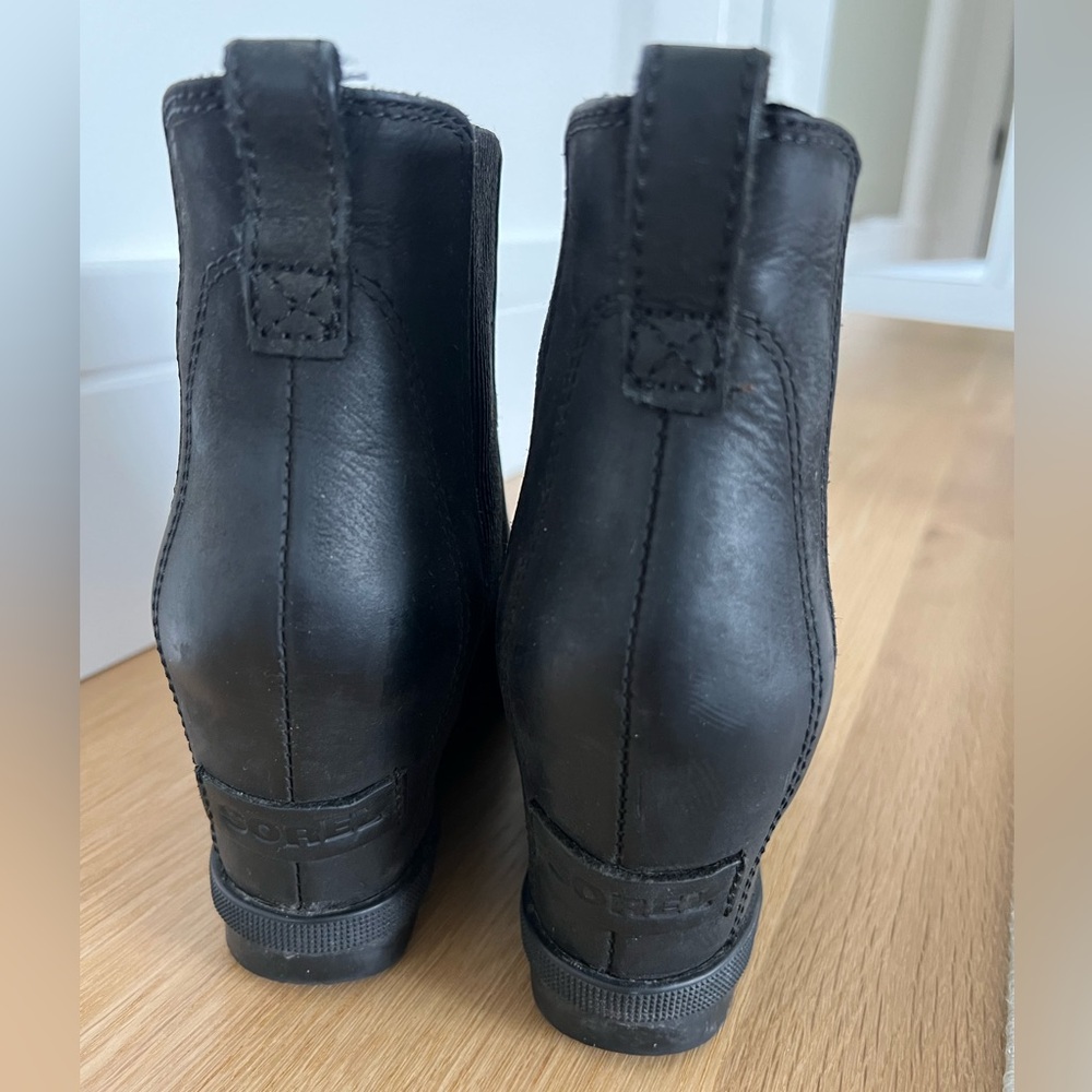 Like New Sorel Black Ankle Wedge Booties - Picture 3 of 6